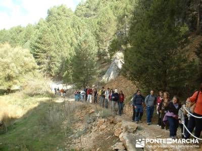 Ruta senderismo en el Cañón de Río Lobos; lugares para visitar en madrid; pantalones de montaña